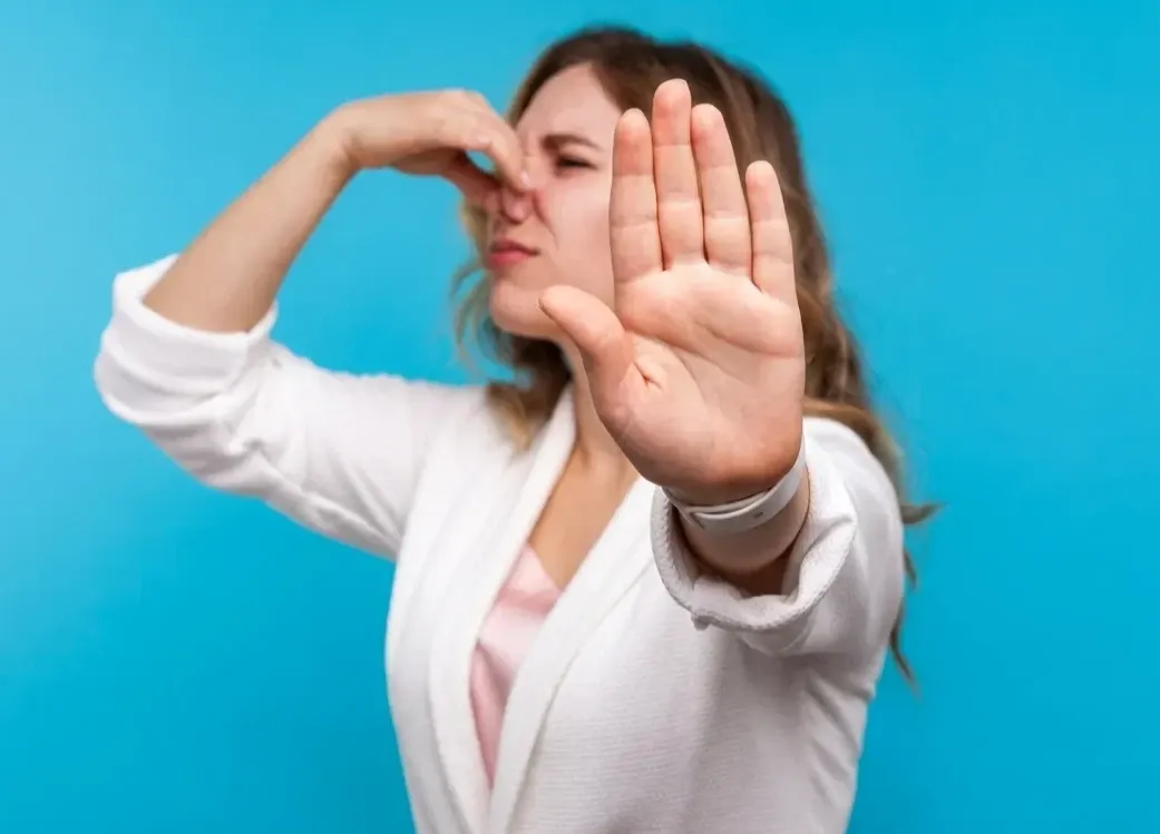 Does Dental Veneer Cause Bad Breath?